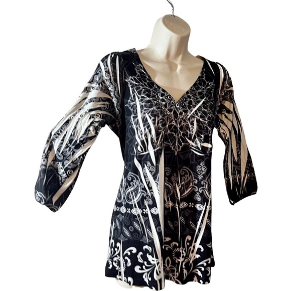 Ladies Energe medium black and white design short tunic,dress or top on most - Picture 2 of 15